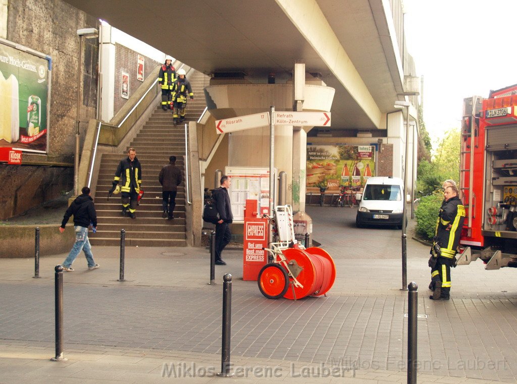 Feuer in Toilette des S-Bahn Zug Koeln Kalk Trimbornstr  P17.JPG